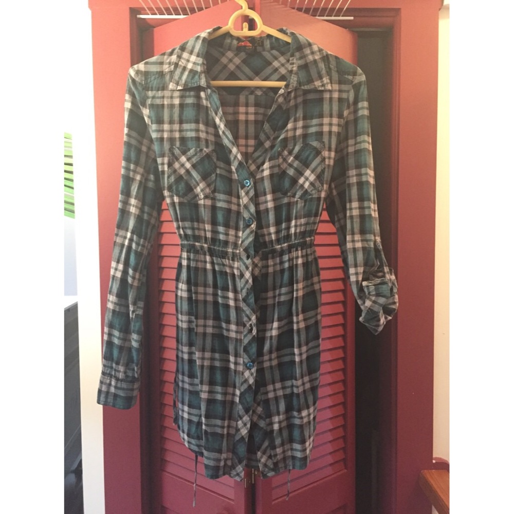 Plaid Button down long sleeve dress🚨